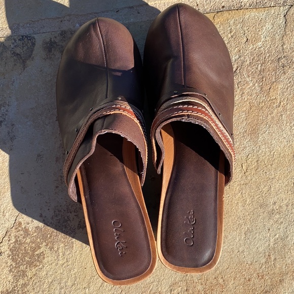 OluKai clogs - Picture 4 of 8